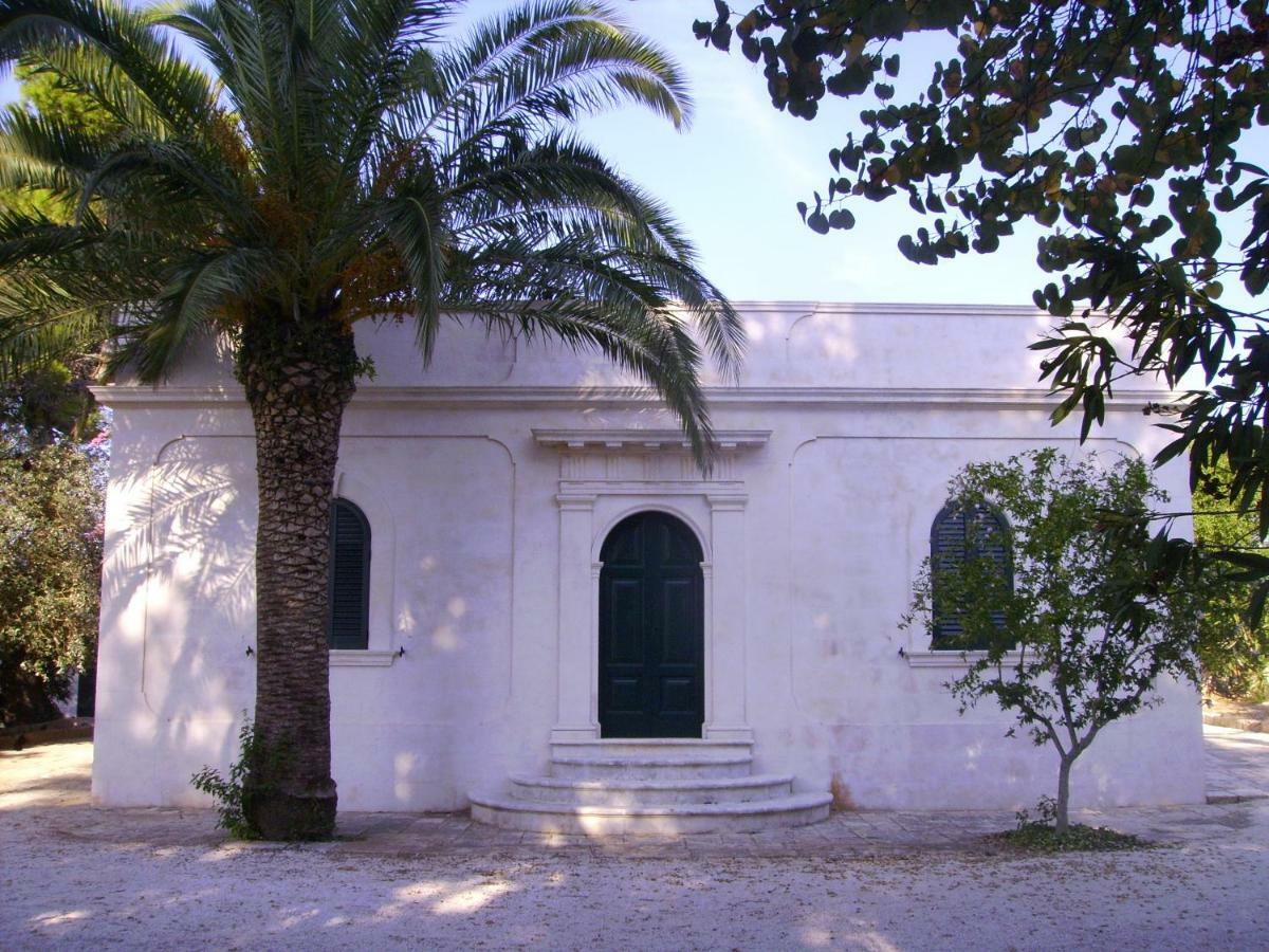 Villa Miccoli Apartments Ceglie Messapica Exteriör bild