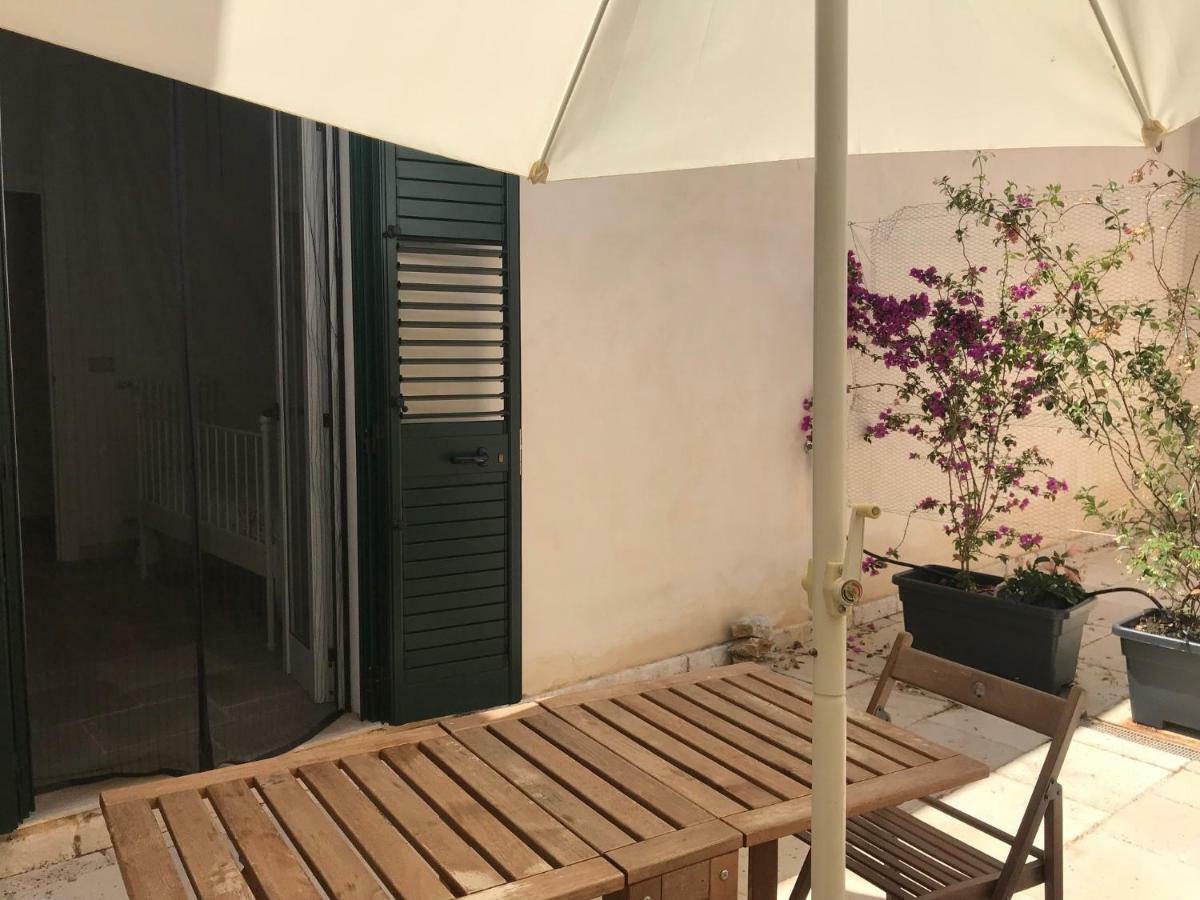 Villa Miccoli Apartments Ceglie Messapica Exteriör bild