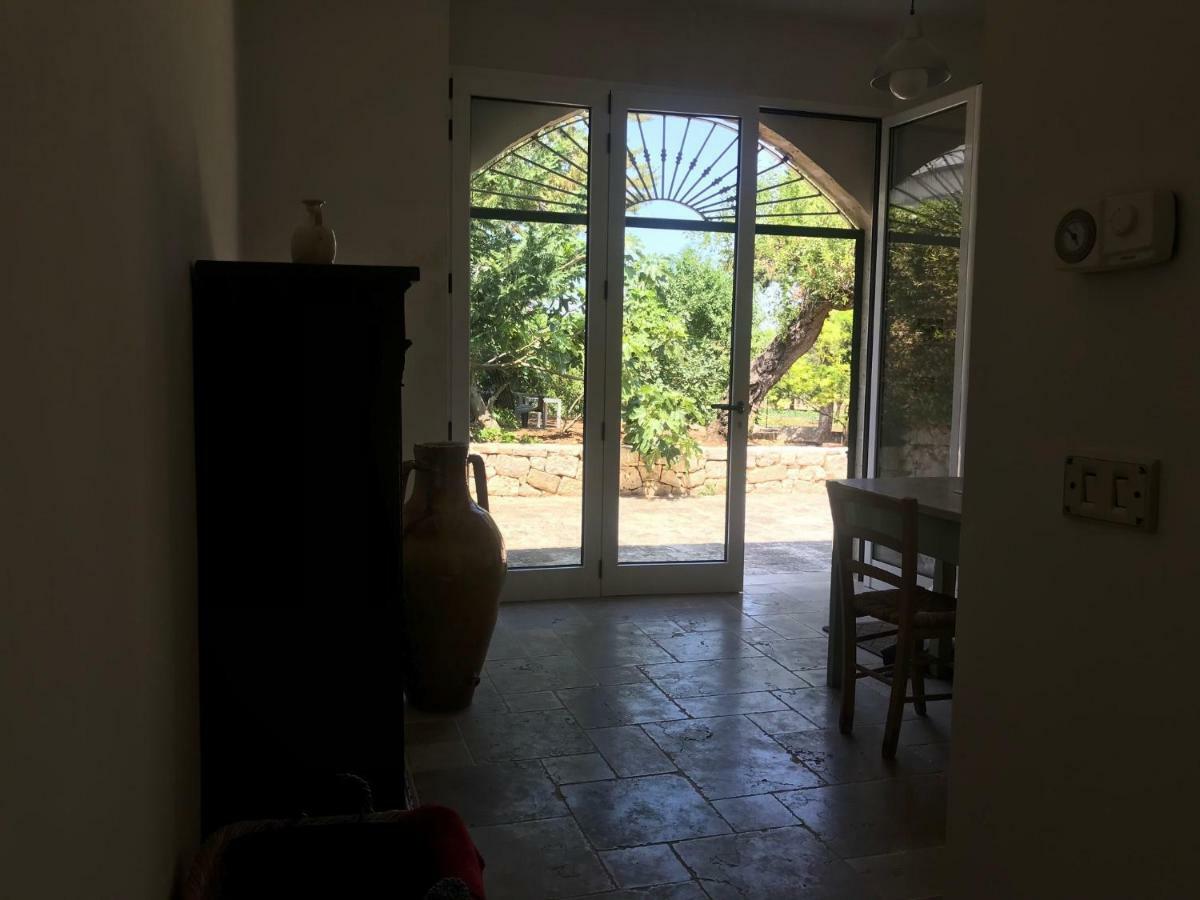 Villa Miccoli Apartments Ceglie Messapica Exteriör bild